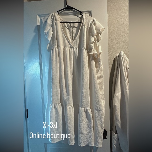 Dresses & Skirts - White Dress